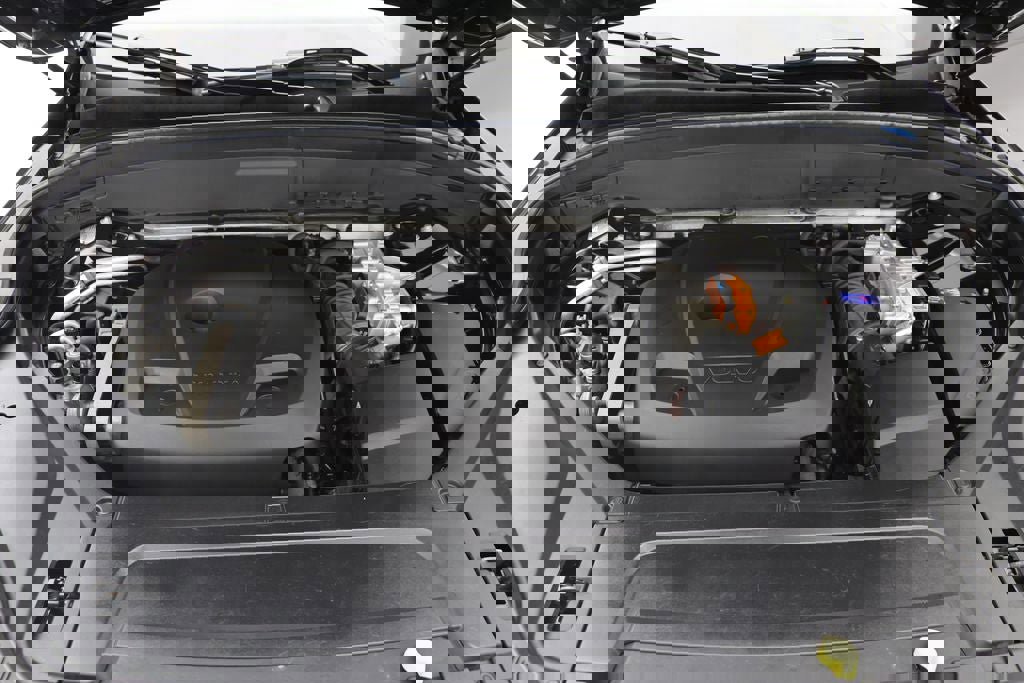 Used 2016 Volvo XC90 T8 Momentum w/ Vision Package AWD/4WD image 28