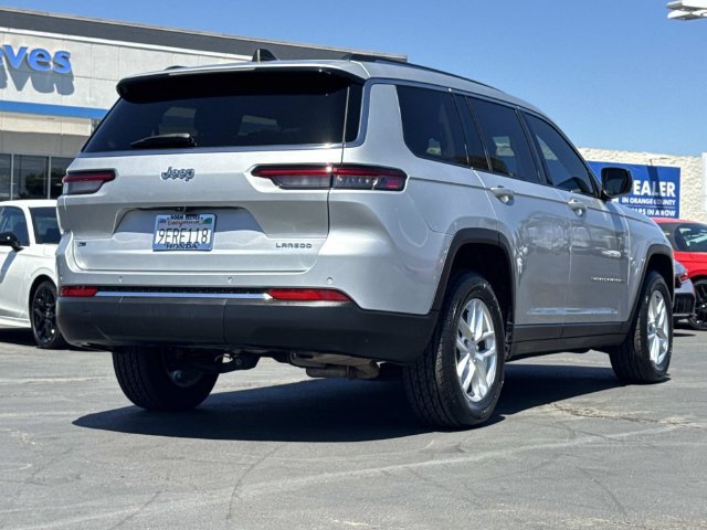 Used 2023 Jeep Grand Cherokee L Laredo RWD image 5