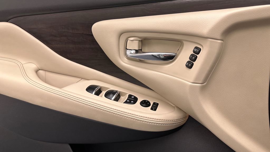 Certified 2023 Nissan Murano Platinum w/ Cargo Package image 18