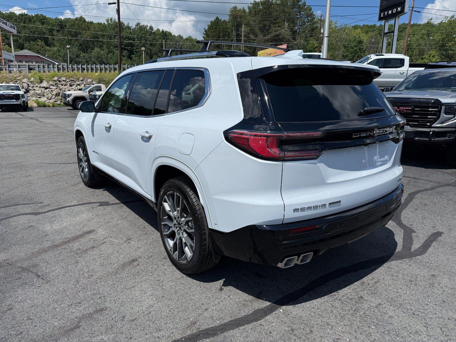 New 2026 GMC Acadia Denali Ultimate w/ LPO, Rugged Package AWD/4WD image 3