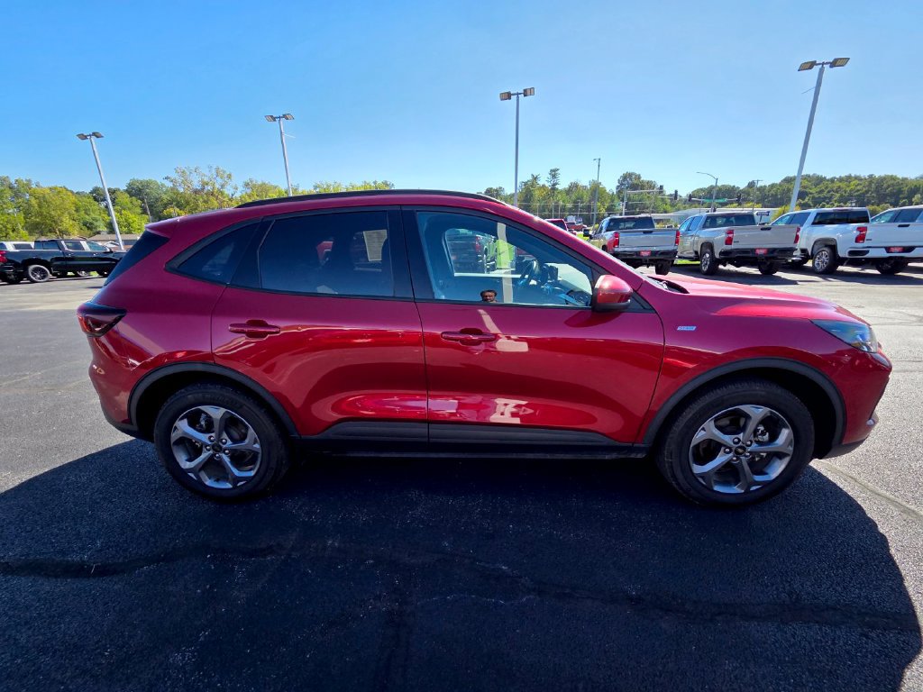Used 2025 Ford Escape ST-Line Select AWD/4WD image 9