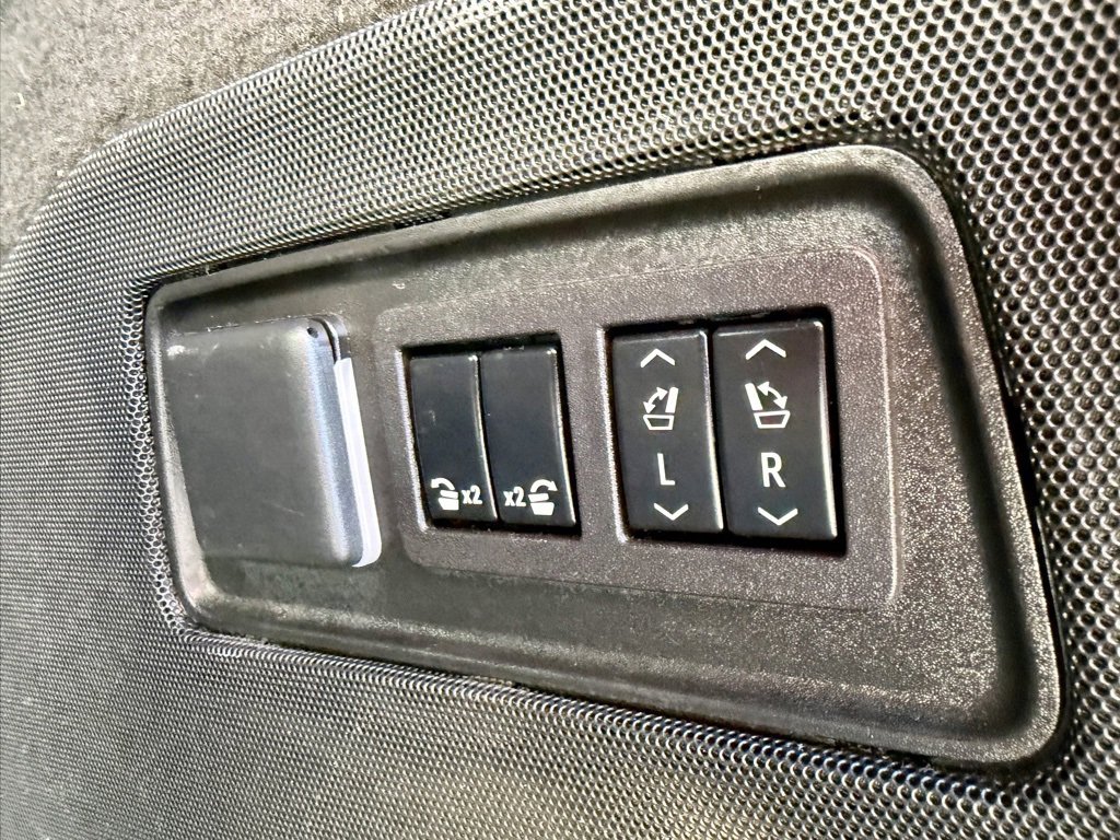 Used 2023 Cadillac Escalade ESV Sport image 15