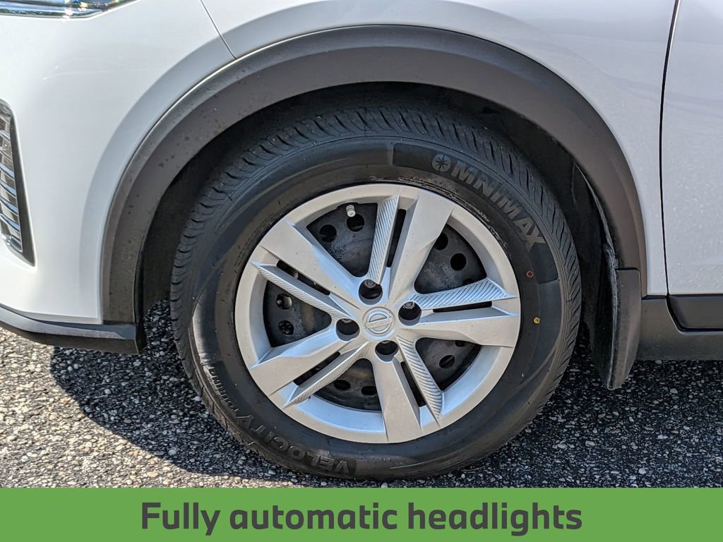 Used 2024 Nissan Kicks S FWD image 13