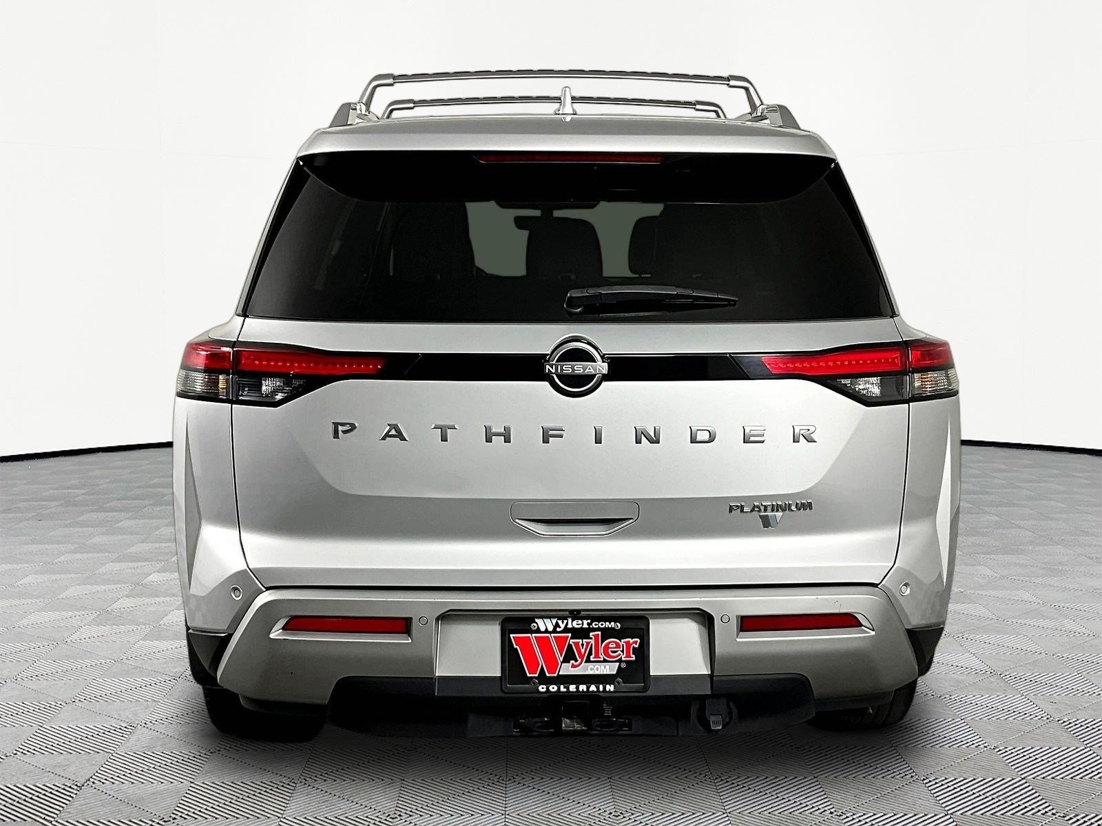Certified 2023 Nissan Pathfinder Platinum FWD image 5