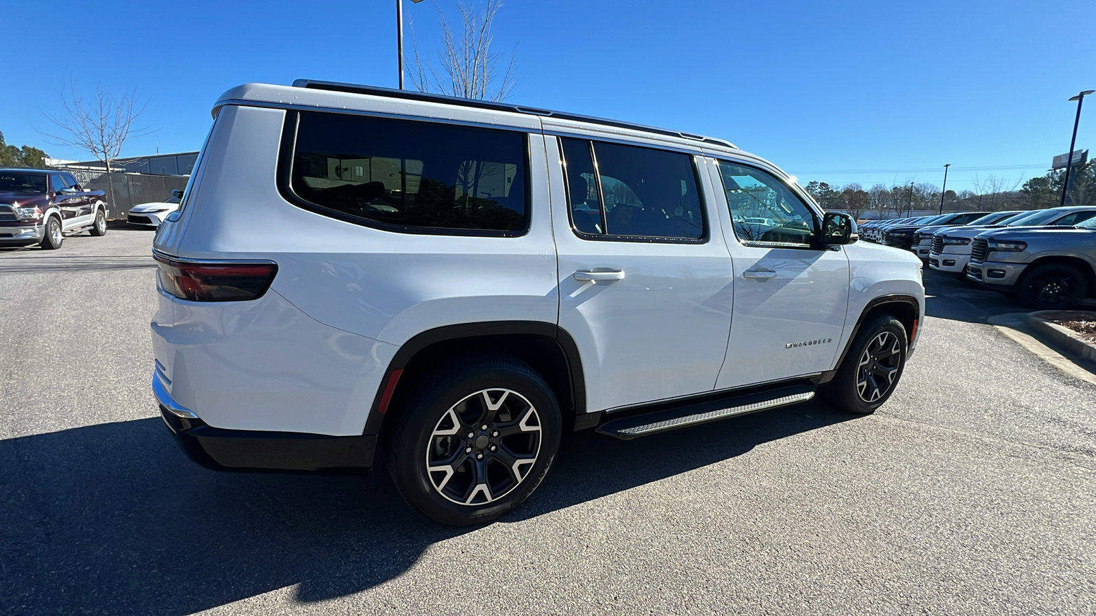 Certified 2024 Jeep Wagoneer Series III image 8