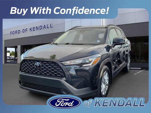 Used 2022 Toyota Corolla Cross LE w/ Moonroof Package FWD image 1
