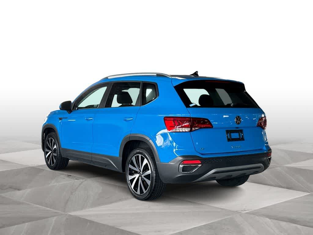Used 2023 Volkswagen Taos SE w/ Panoramic Sunroof Package FWD image 6