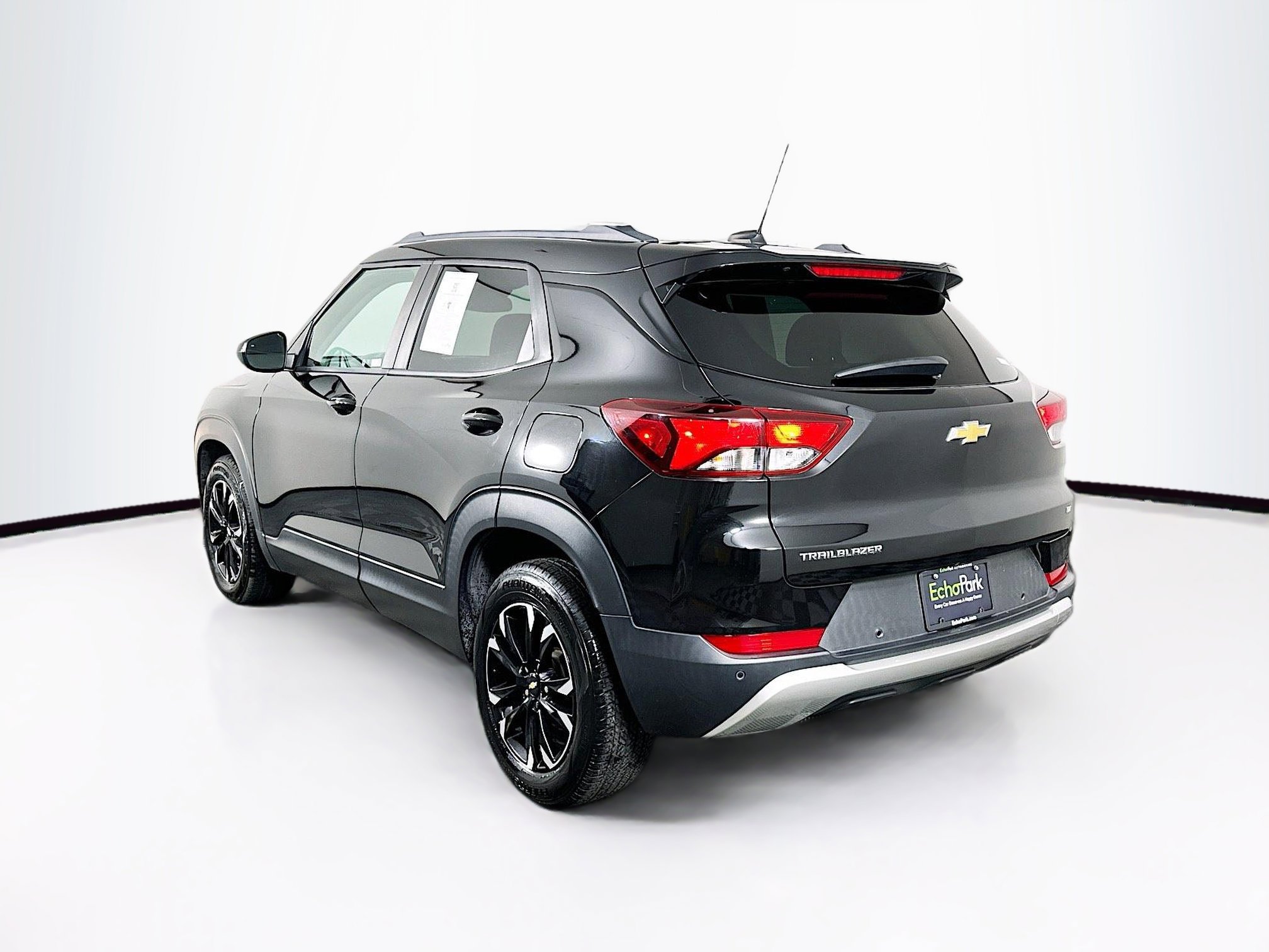 Used 2021 Chevrolet TrailBlazer LT w/ Convenience Package image 5