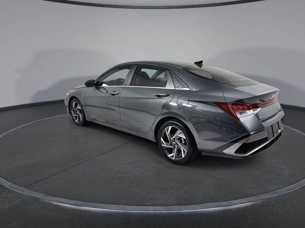 Certified 2025 Hyundai Elantra SEL w/ Cargo Package FWD image 6