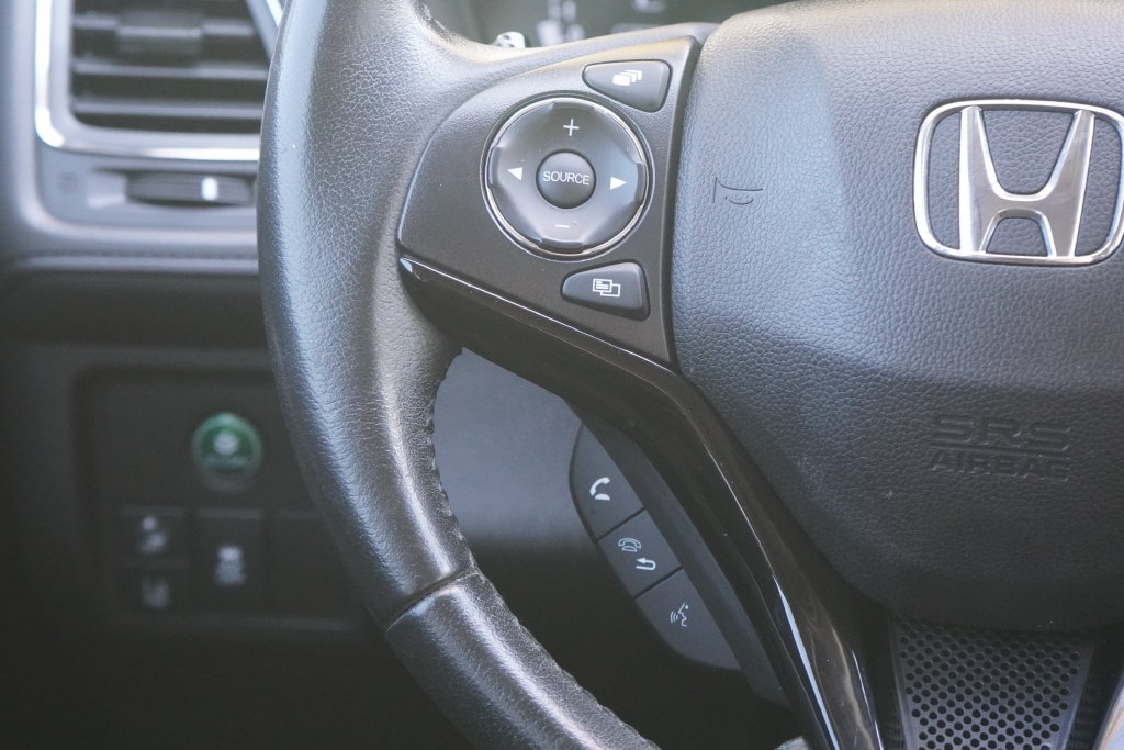 Used 2020 Honda HR-V Touring image 14