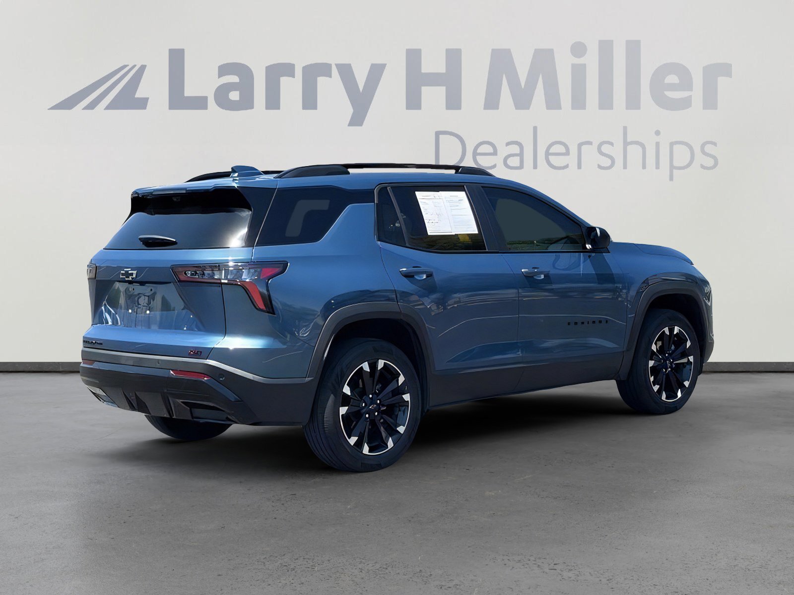 Used 2025 Chevrolet Equinox RS w/ Safety and Technology Package AWD/4WD image 6