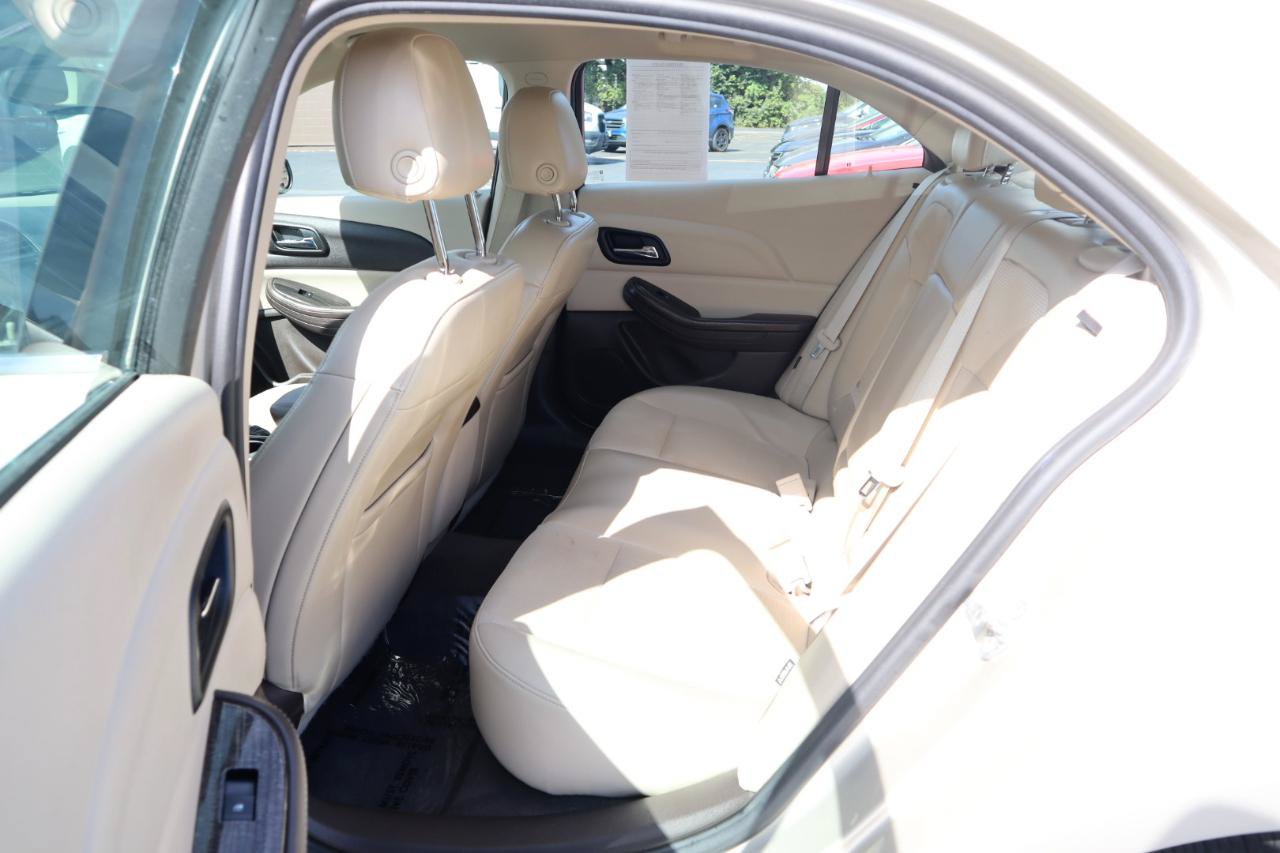 Used 2015 Chevrolet Malibu LT FWD image 14