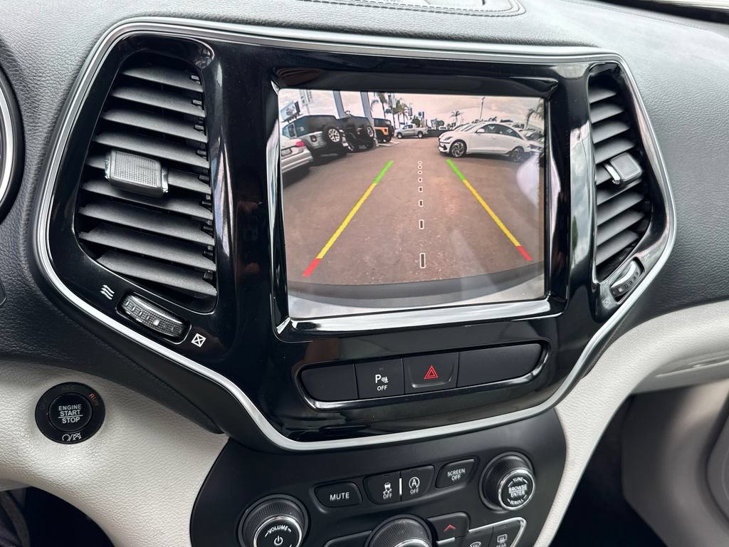 Used 2019 Jeep Cherokee Limited FWD image 30