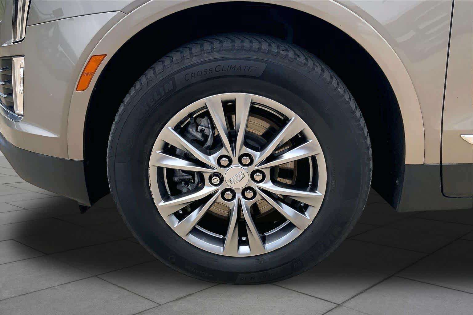 Used 2023 Cadillac XT5 Premium Luxury FWD image 11