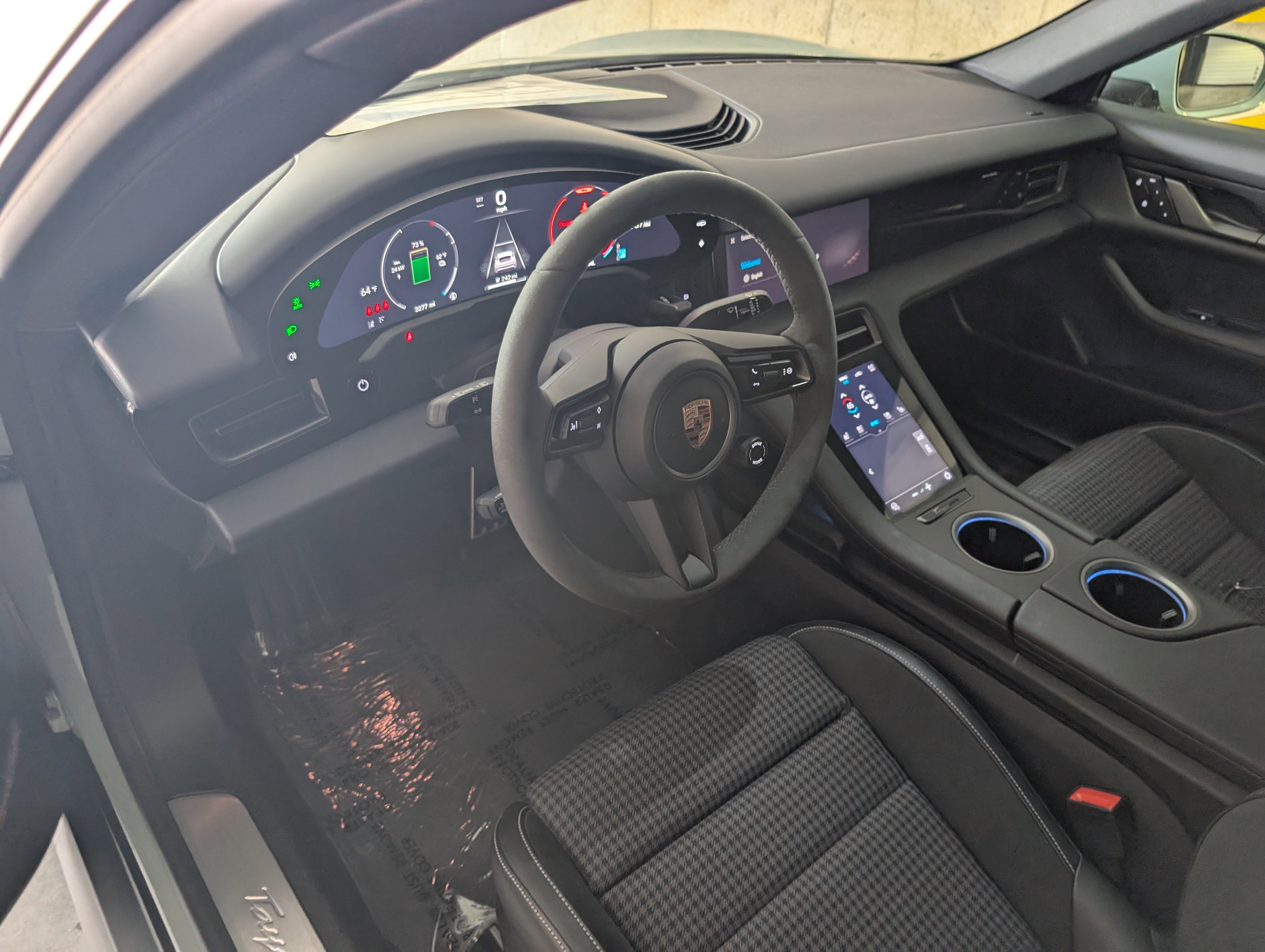 Certified 2025 Porsche Taycan image 4