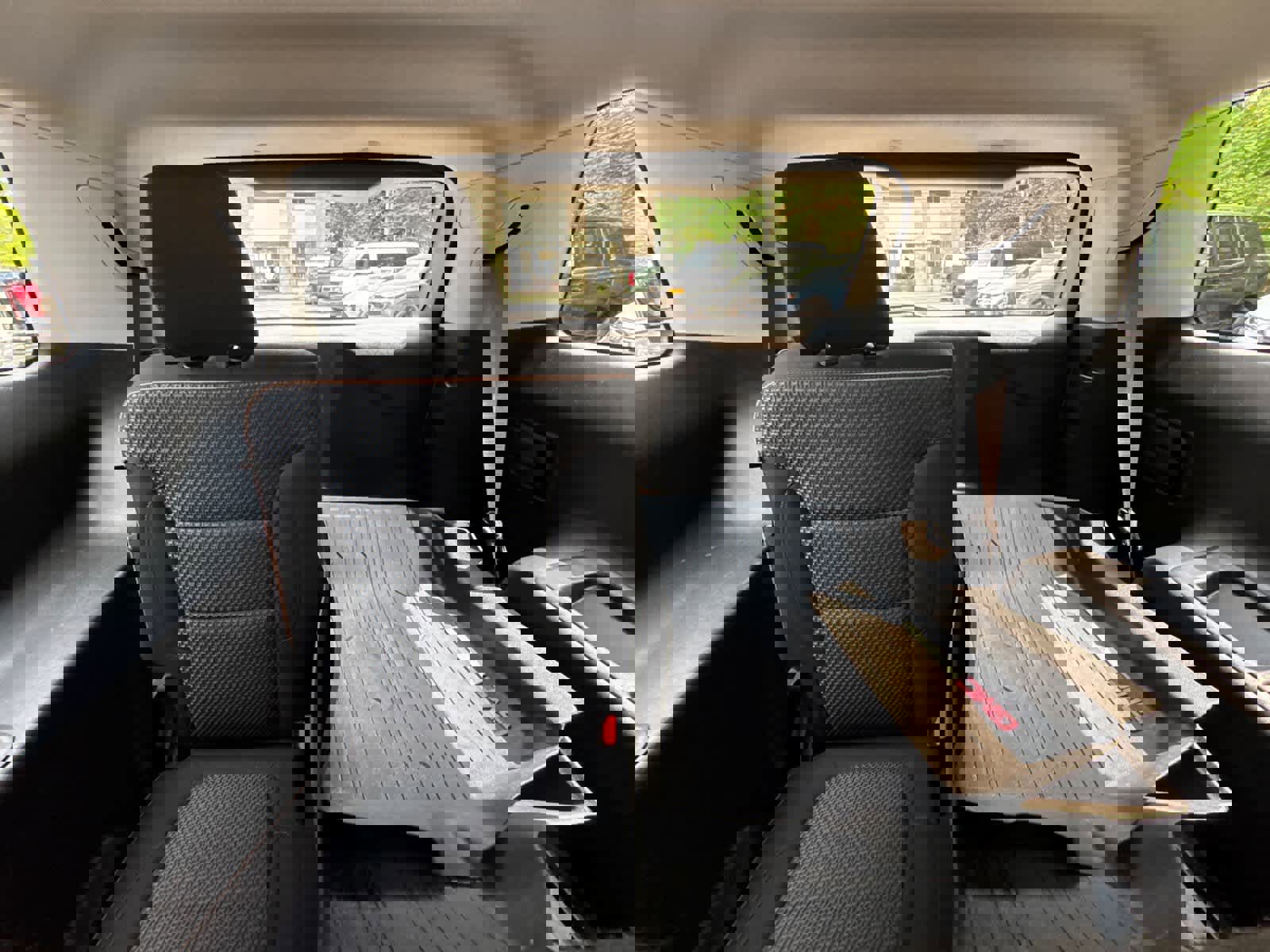 Used 2023 GMC Acadia AT4 image 37