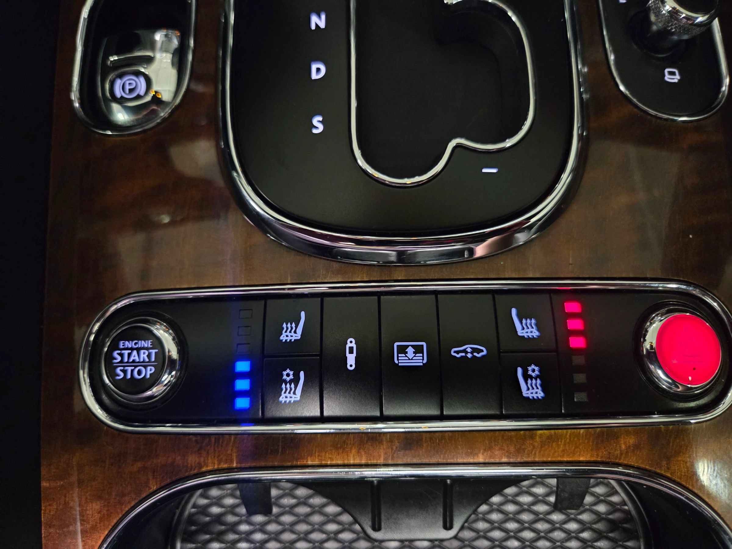 Used 2018 Bentley Flying Spur V8 AWD/4WD image 26
