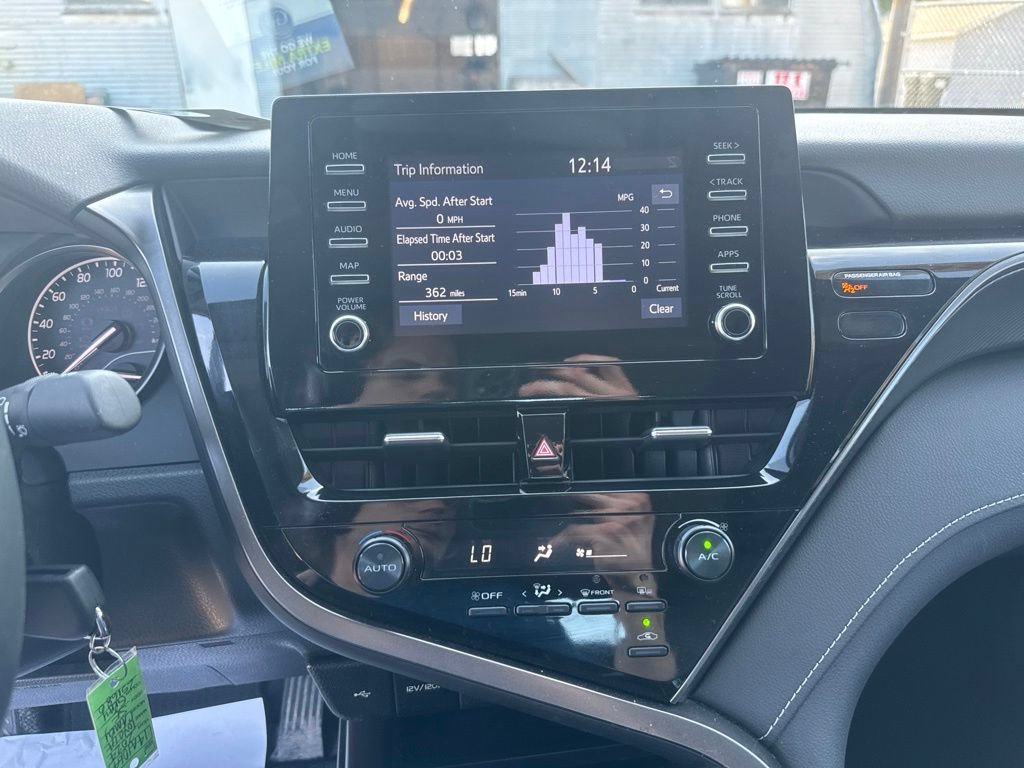 Used 2024 Toyota Camry SE FWD image 19