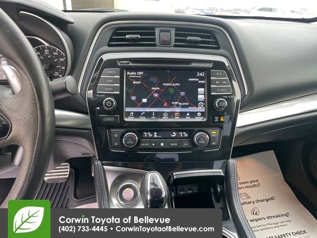 Used 2017 Nissan Maxima SR w/ Midnight Edition image 17