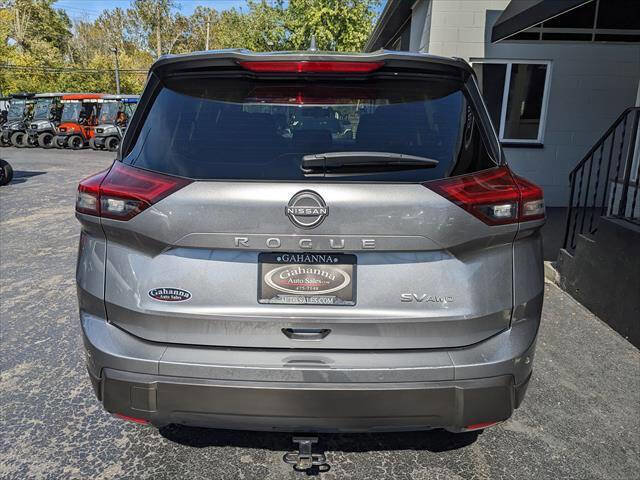 Used 2024 Nissan Rogue SV image 4