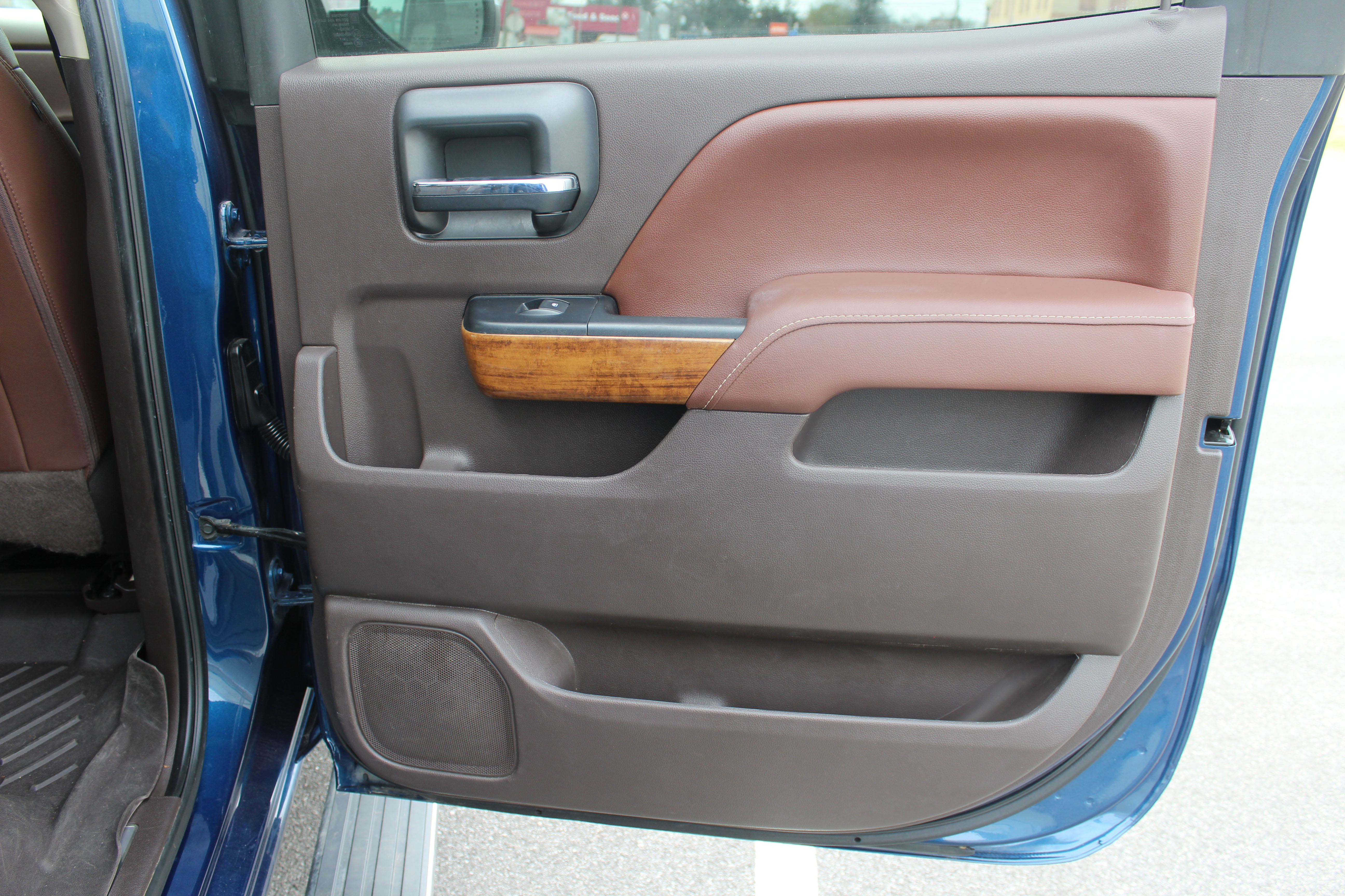 Used 2017 Chevrolet Silverado 1500 High Country w/ High Desert Package image 45