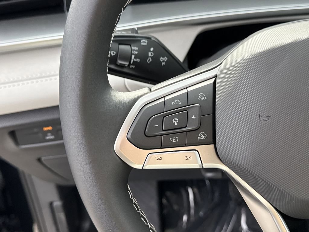 New 2026 Volkswagen Tiguan SE FWD image 27