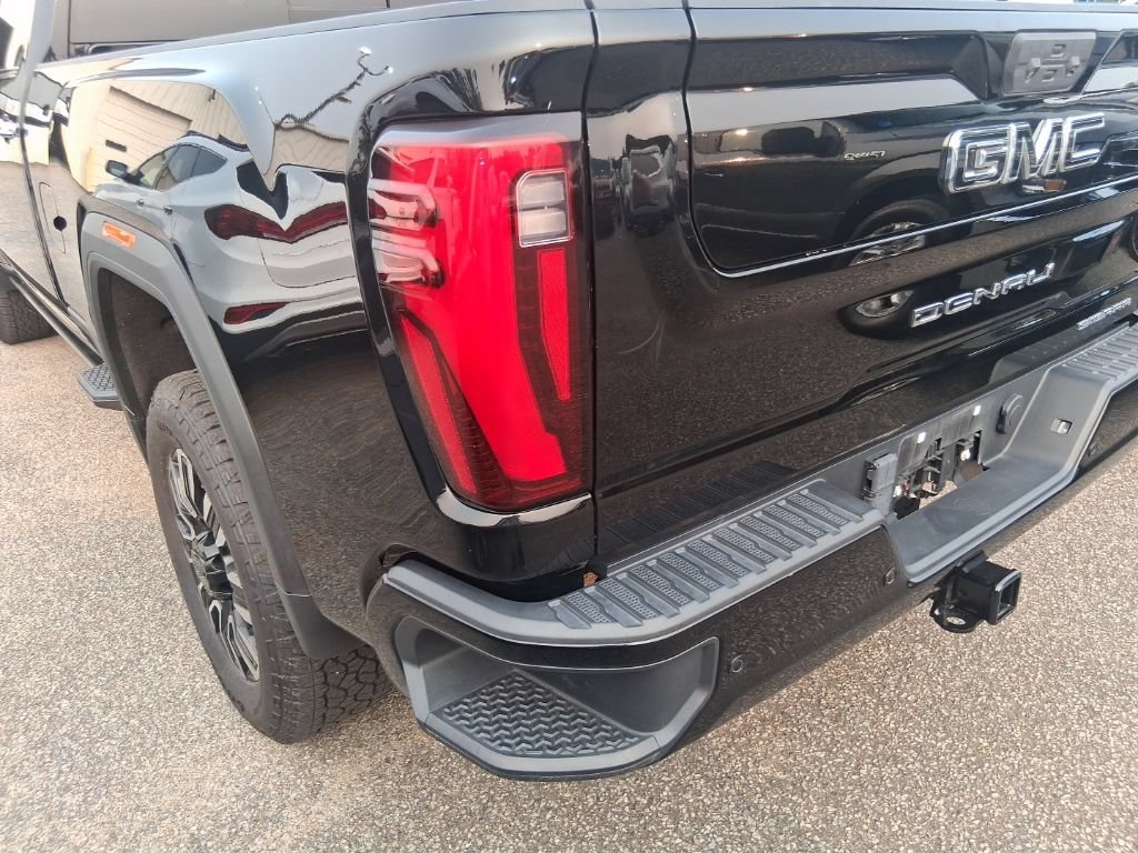 Used 2024 GMC Sierra 2500 Denali Ultimate w/ Max Trailering Package AWD/4WD image 15