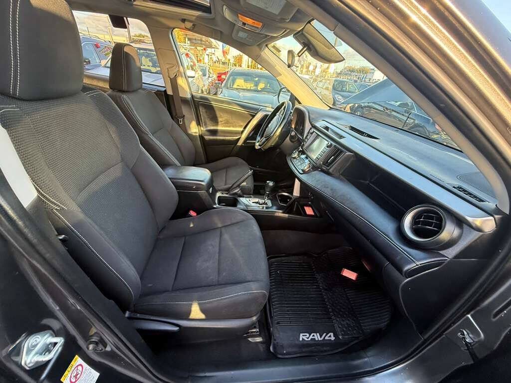 Used 2017 Toyota RAV4 XLE FWD image 11