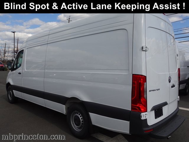 Used 2024 Mercedes-Benz Sprinter 2500 image 4