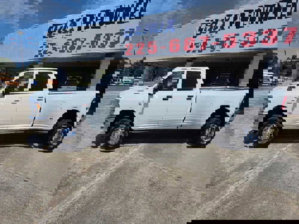 Used 2024 RAM 3500 Tradesman w/ Chrome Appearance Group image 2