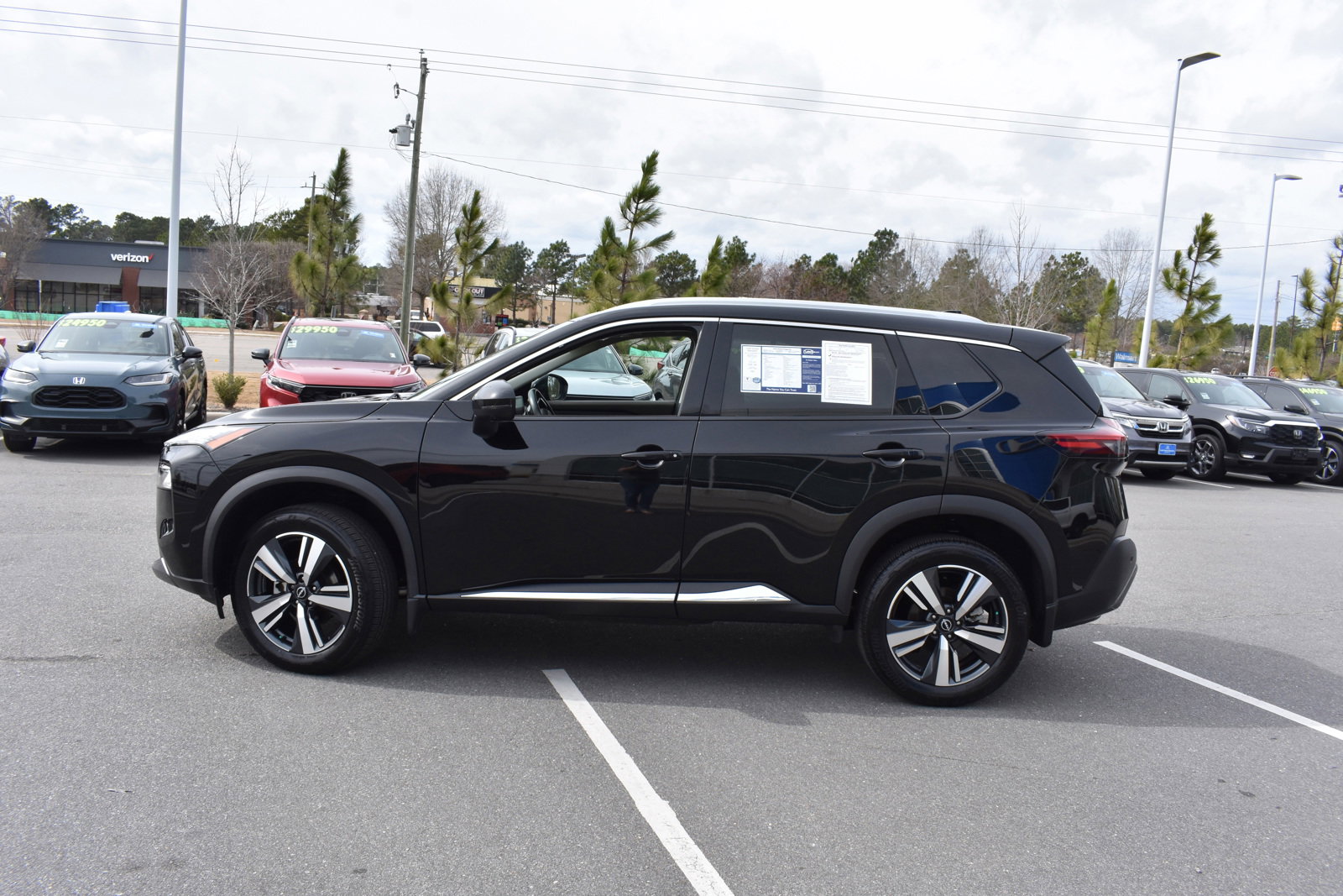 Used 2023 Nissan Rogue SL image 6