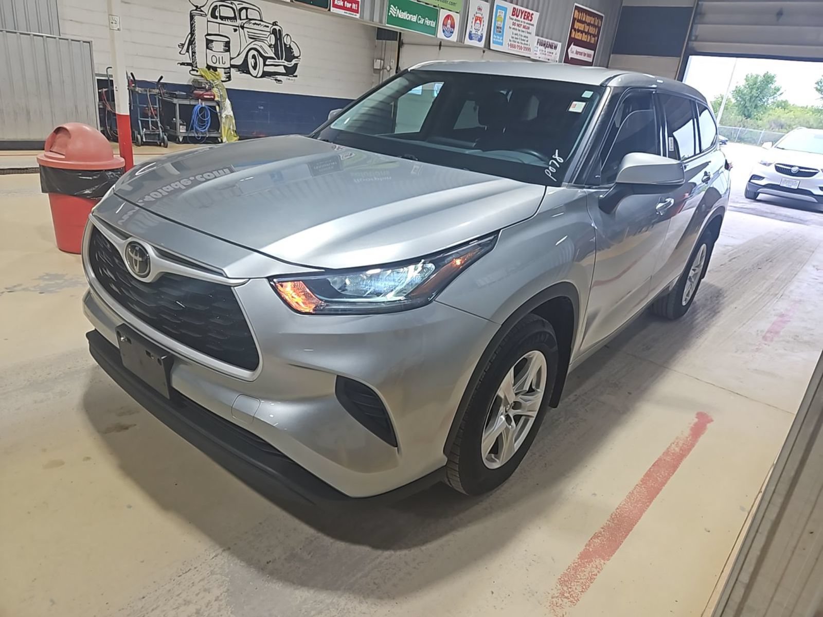 Used 2020 Toyota Highlander LE