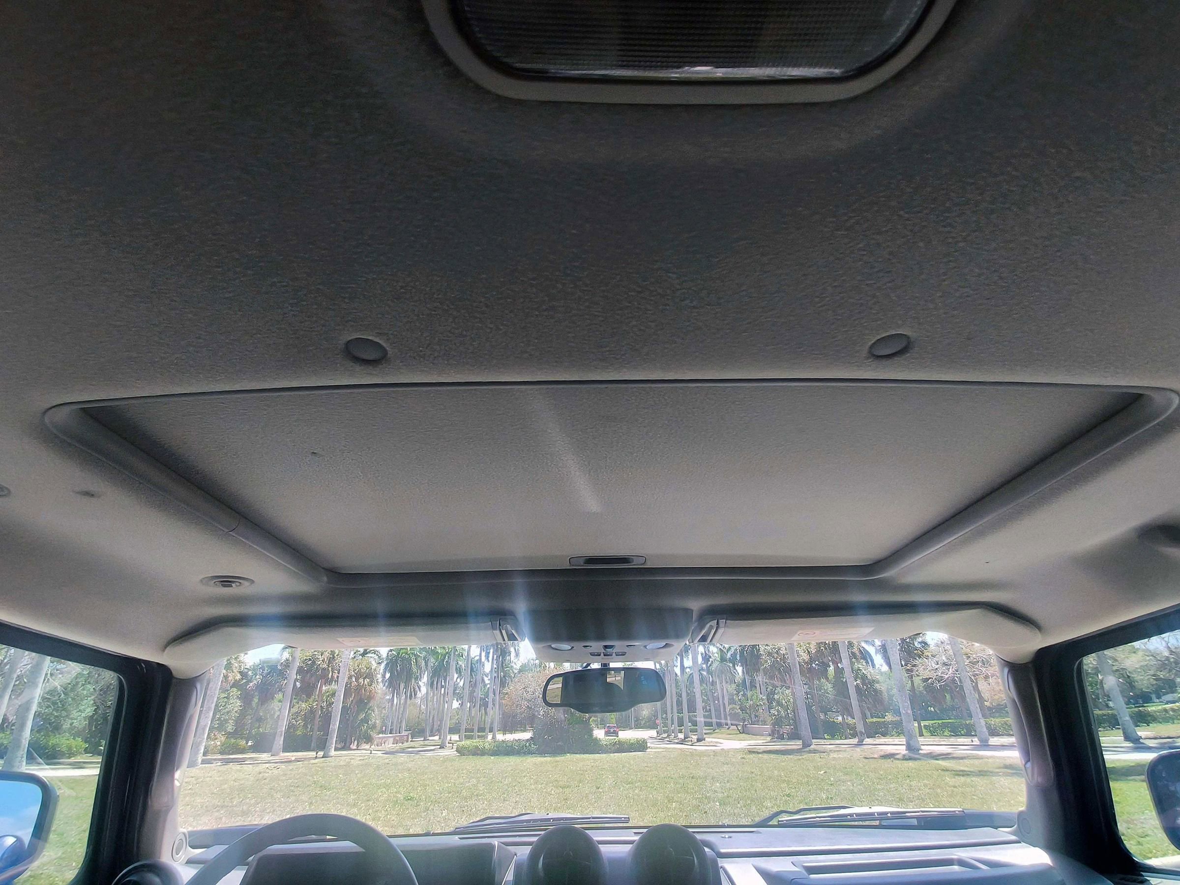 Used 2003 HUMMER H2 w/ Preferred Equipment Group image 25