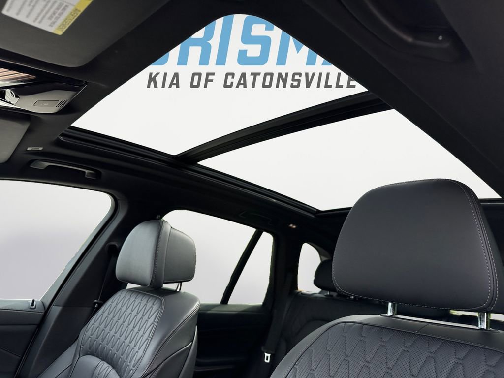 Used 2025 BMW X5 xDrive50e AWD/4WD image 18