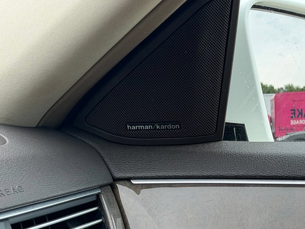 Used 2010 Mercedes-Benz E 350 Sedan image 5