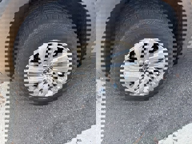 Used 2022 Volkswagen Atlas Cross Sport SE w/ Panoramic Sunroof Package image 10