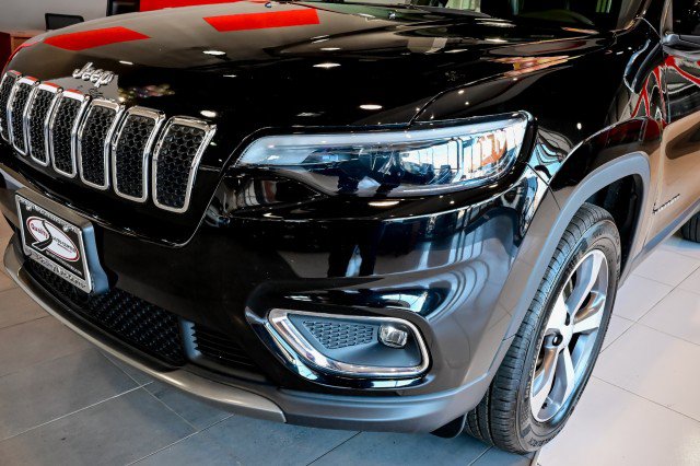 Used 2022 Jeep Cherokee Limited w/ Mopar Interior Package image 9