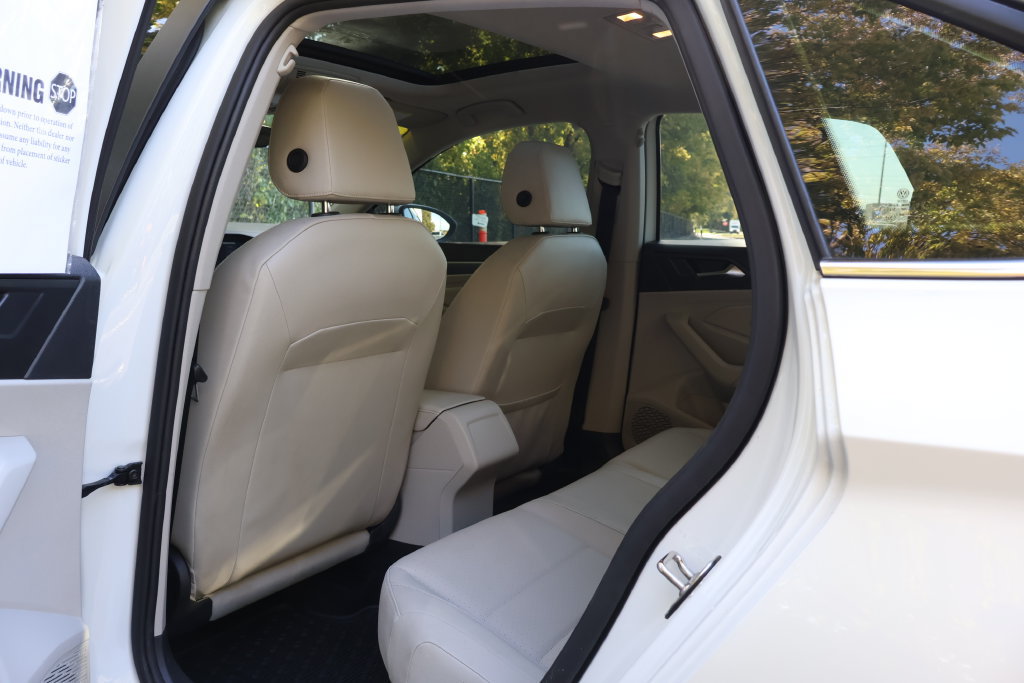 Used 2024 Volkswagen Jetta SE FWD image 44