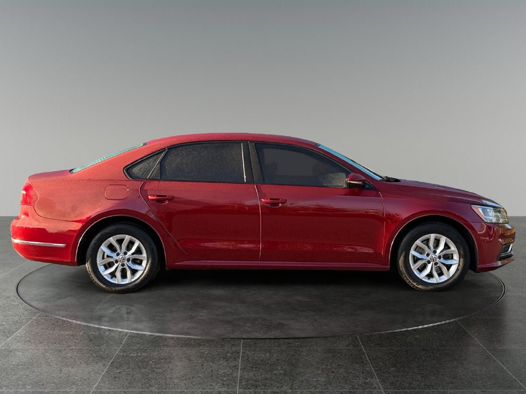 Used 2018 Volkswagen Passat 2.0T S w/ Driver Assistance Package FWD image 11