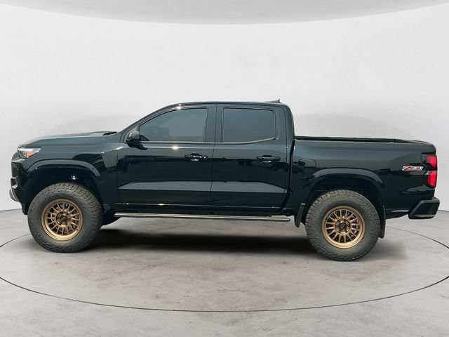 Used 2025 Chevrolet Colorado Z71 w/ Technology Package AWD/4WD image 9