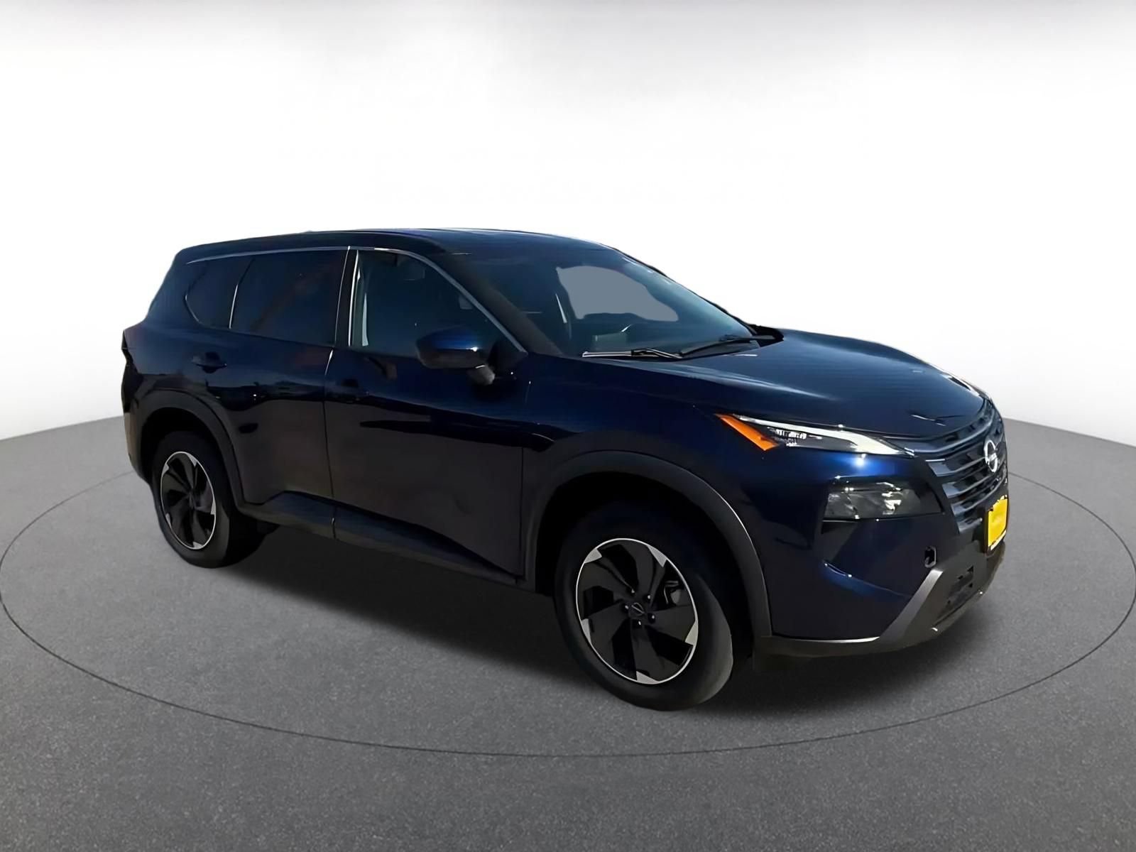 Used 2025 Nissan Rogue SV FWD image 2