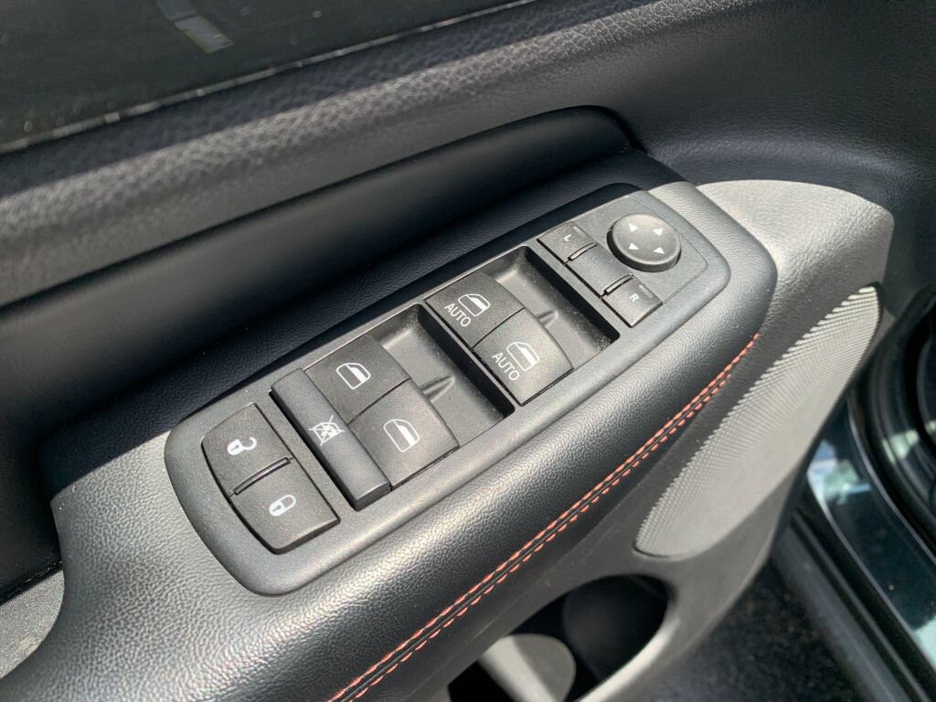 Used 2016 Jeep Grand Cherokee Laredo 75th Anniversary AWD/4WD image 12