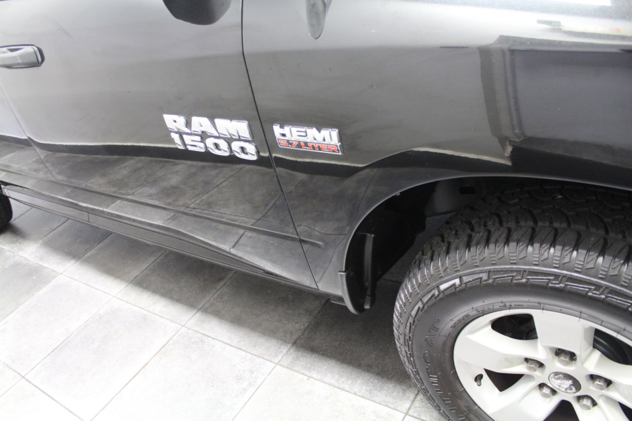 Used 2017 RAM 1500 Express image 31