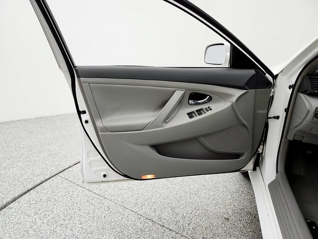 Used 2011 Toyota Camry LE FWD image 25