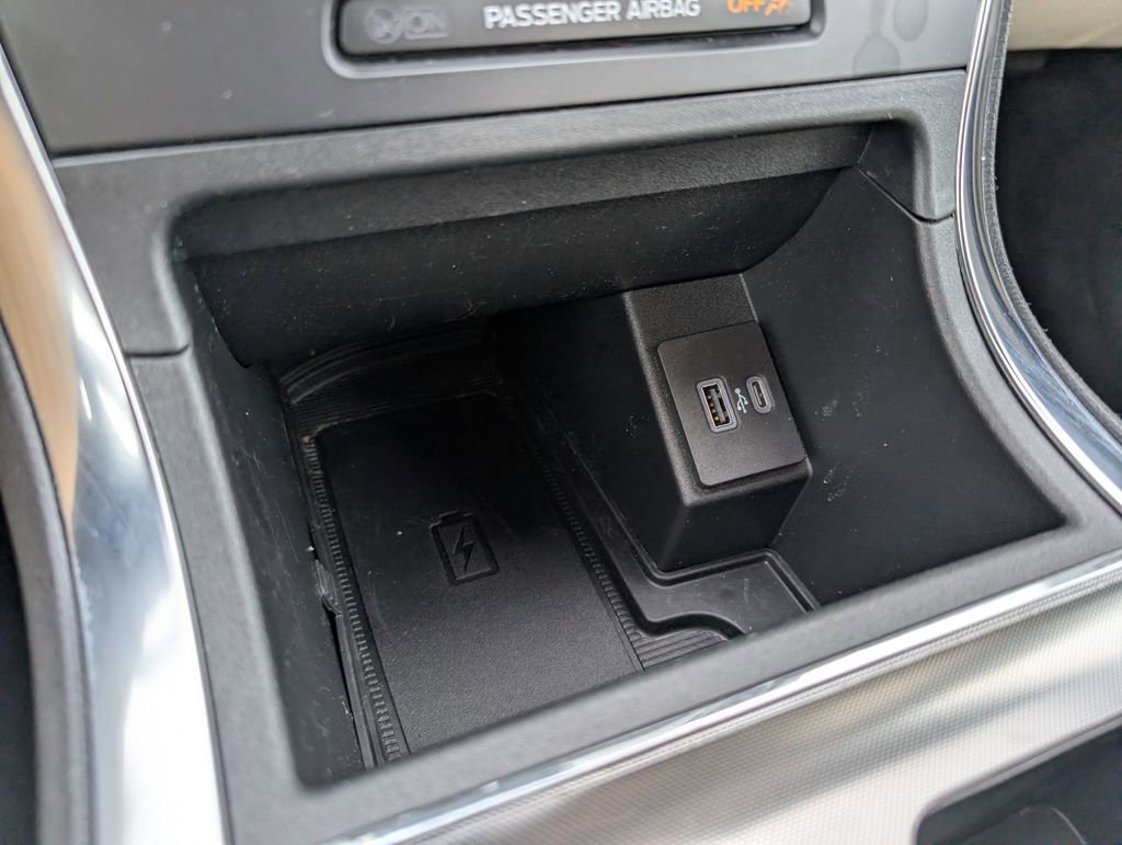 Used 2022 Ford Edge Titanium w/ Class II Trailer Tow Package image 23