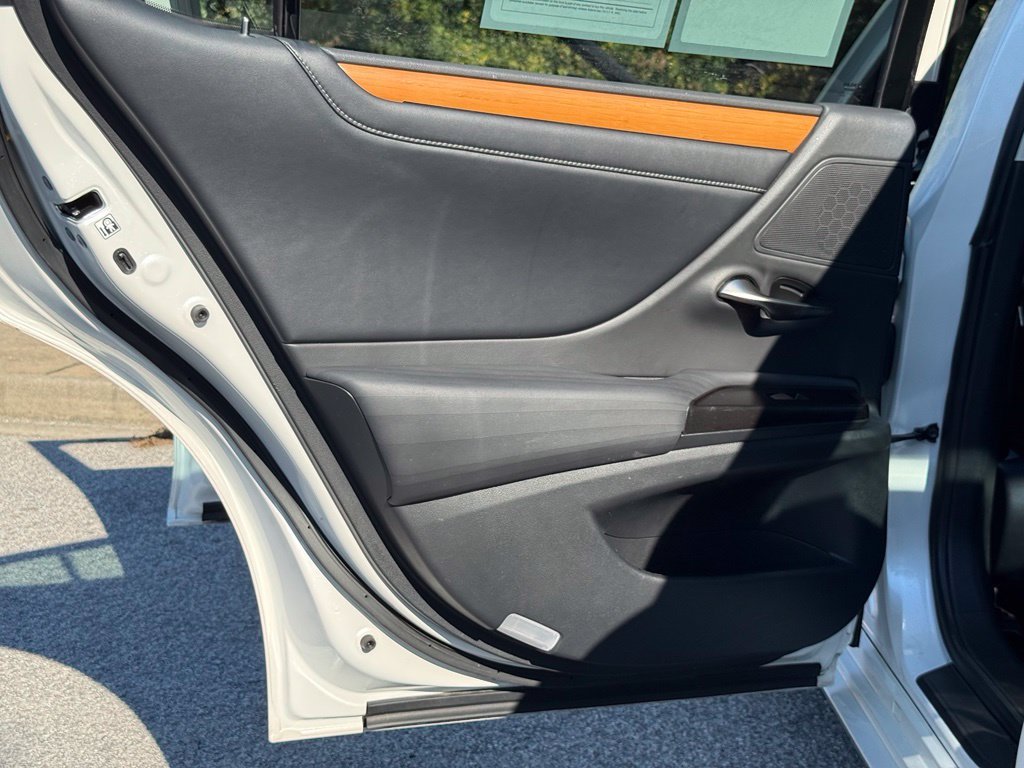 Used 2019 Lexus ES 350 w/ Accessory Package 2 FWD image 26