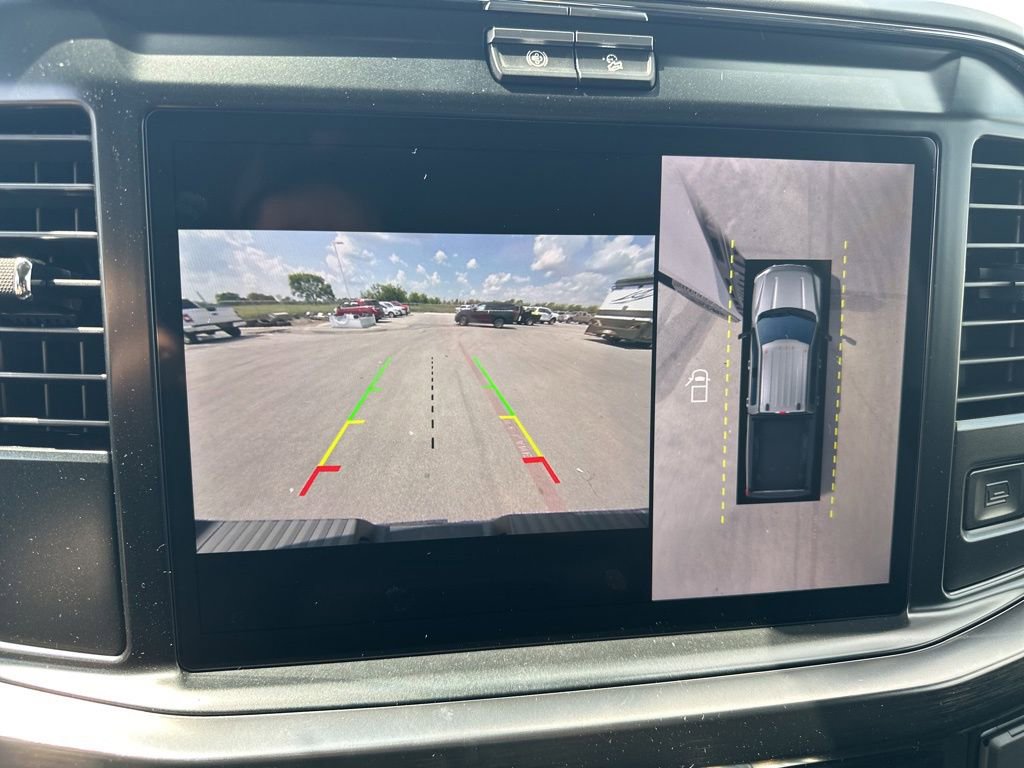 New 2026 Ford F250 Lariat w/ Black Appearance Package image 31