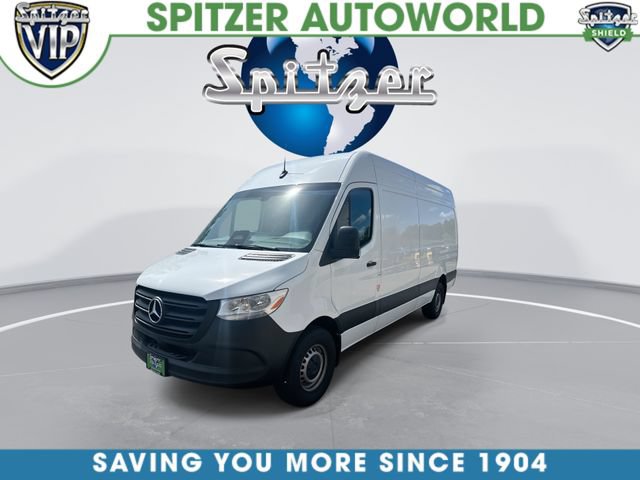 Used 2025 Mercedes-Benz Sprinter 2500 image 4