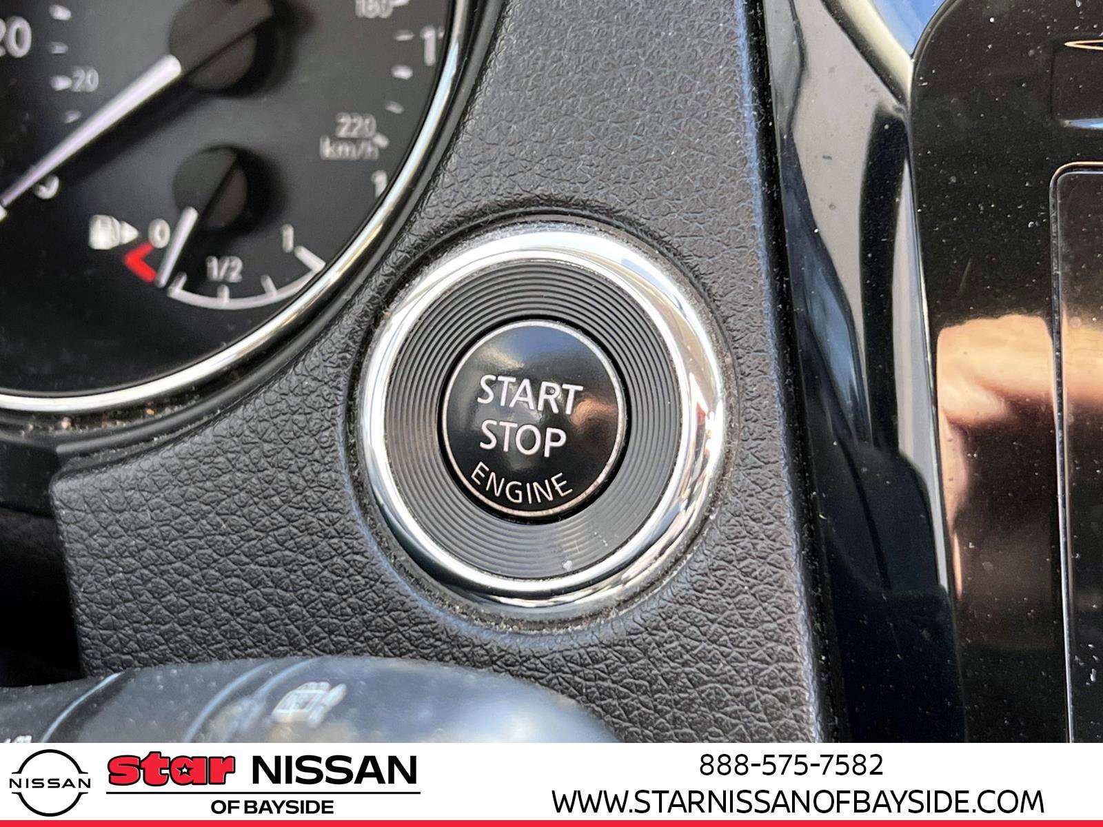 Used 2017 Nissan Rogue SV image 29