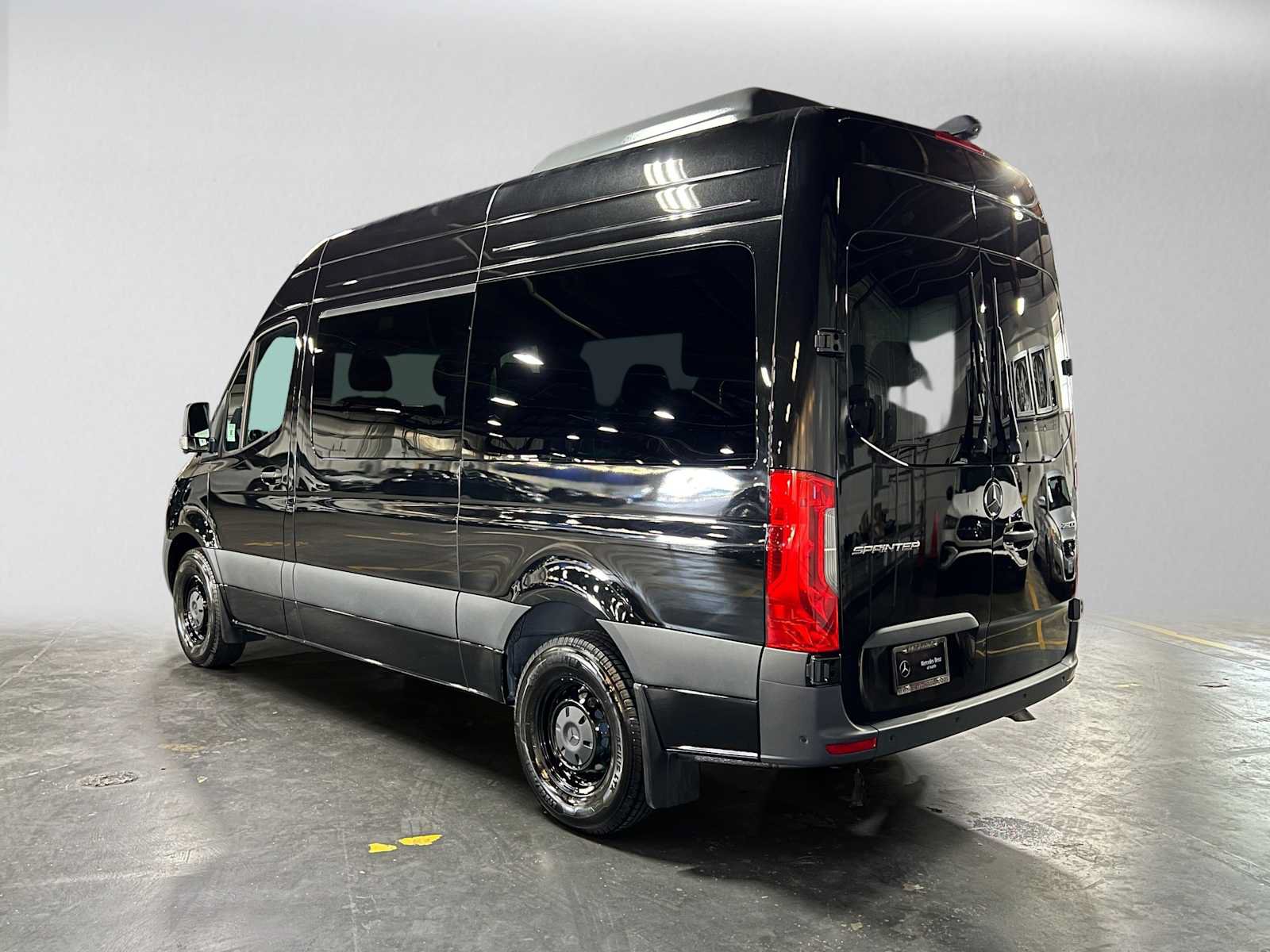 Used 2025 Mercedes-Benz Sprinter 2500 image 5
